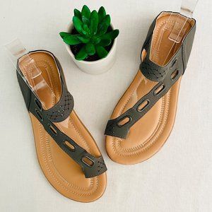 Gray Sandals w/ Diagonal Strap Womens sz 7 w/Toe Hold and Laser Cut Design